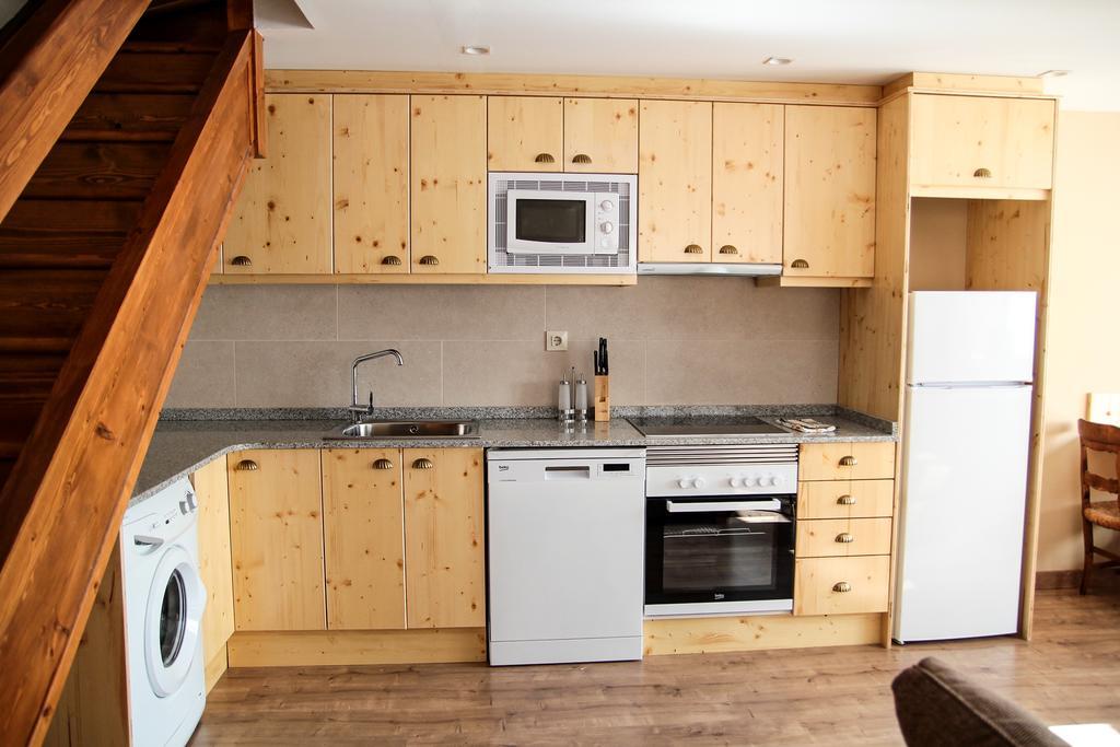 Apartamentos Snoe Mont Romies 萨拉尔杜 客房 照片