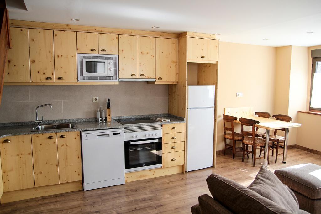 Apartamentos Snoe Mont Romies 萨拉尔杜 客房 照片