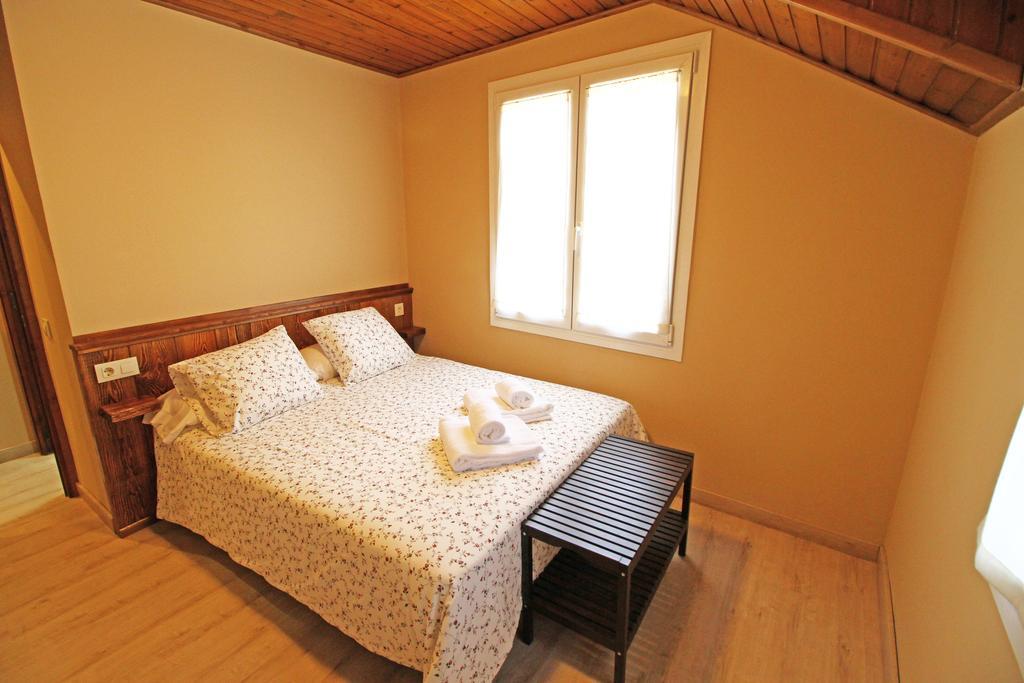 Apartamentos Snoe Mont Romies 萨拉尔杜 外观 照片
