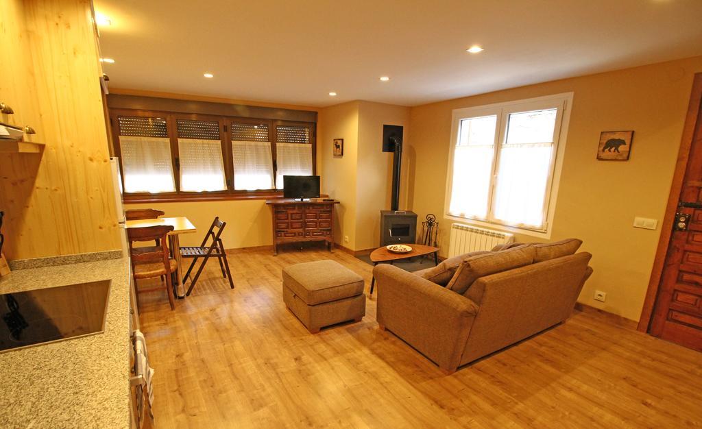 Apartamentos Snoe Mont Romies 萨拉尔杜 外观 照片